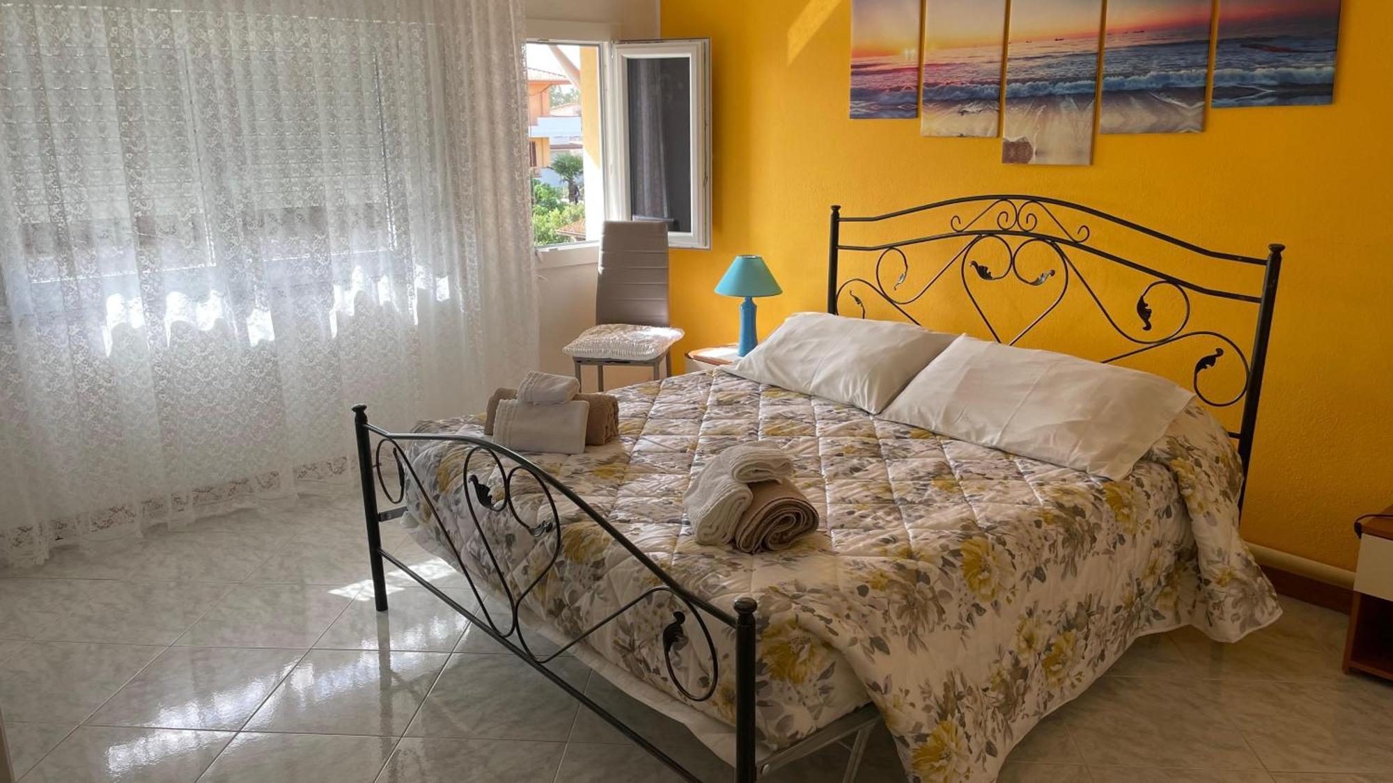 Casa Vacanze Da Roberta A Pochi Km Da Oristano Simaxis Kültér fotó